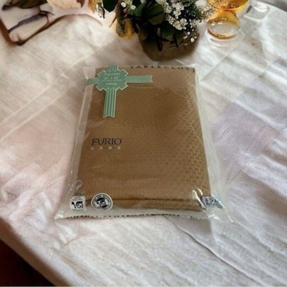 Vintage Furio Home Tuscany Oblong Gold Tablecloth 60x84 Polyester Rectangular